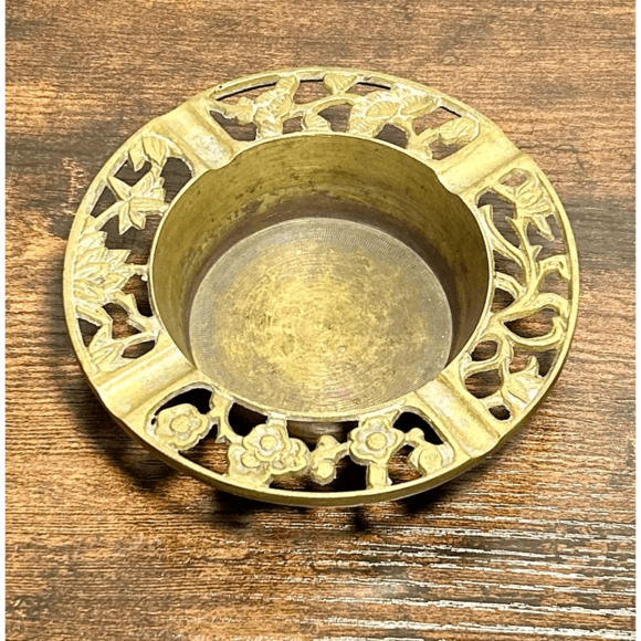 Vintage 1970s MCM Victorian Style Solid Brass Floral Pattern Ashtray - Picture 1 of 9